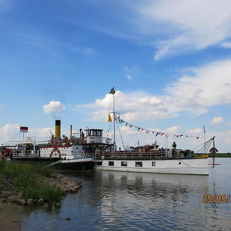 Hotel Hafen Hitzacker - Elbe Buitenkant foto